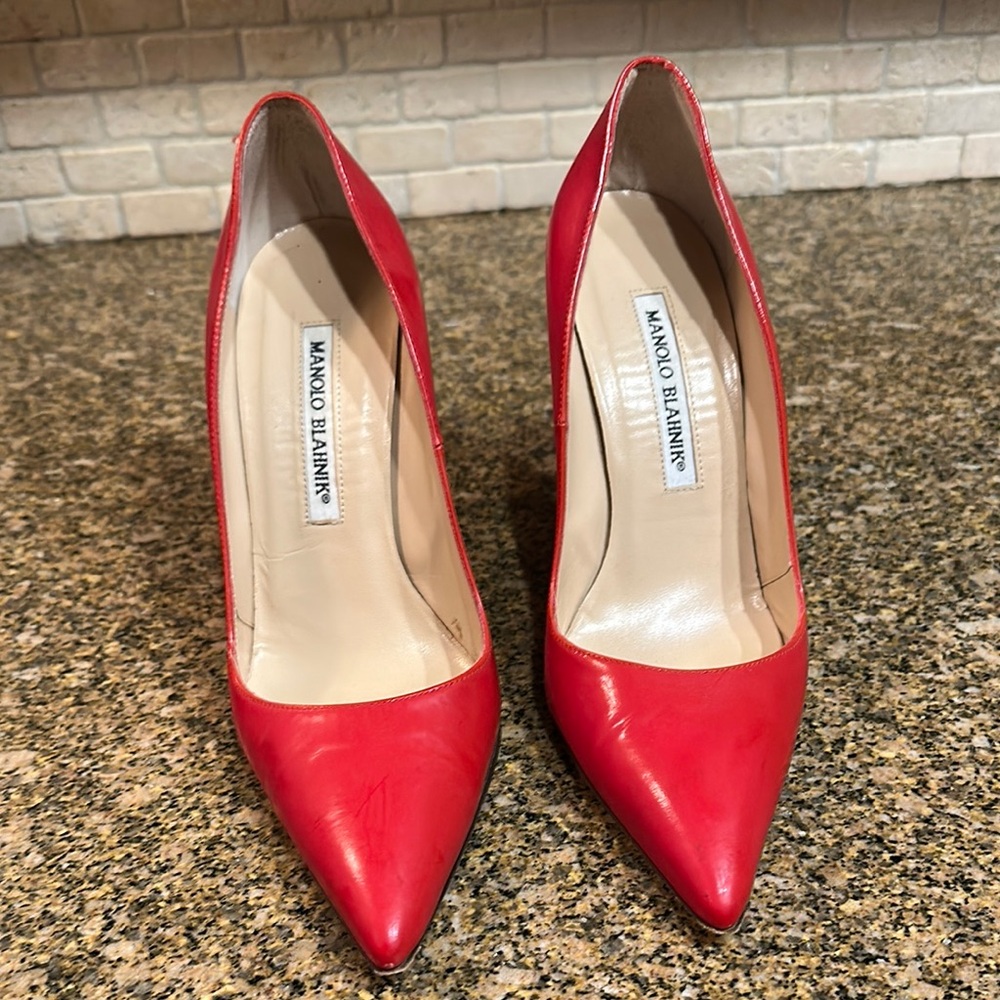Manolo Blahnik Red Patent Leather Pointed Toe Pumps Size 6 1/2